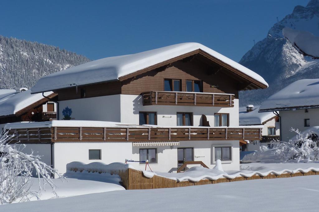 Haus Enzian Apartment Lermoos Luaran gambar