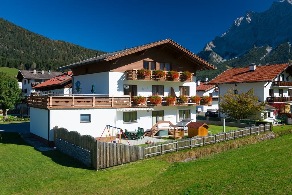 Haus Enzian Apartment Lermoos Luaran gambar