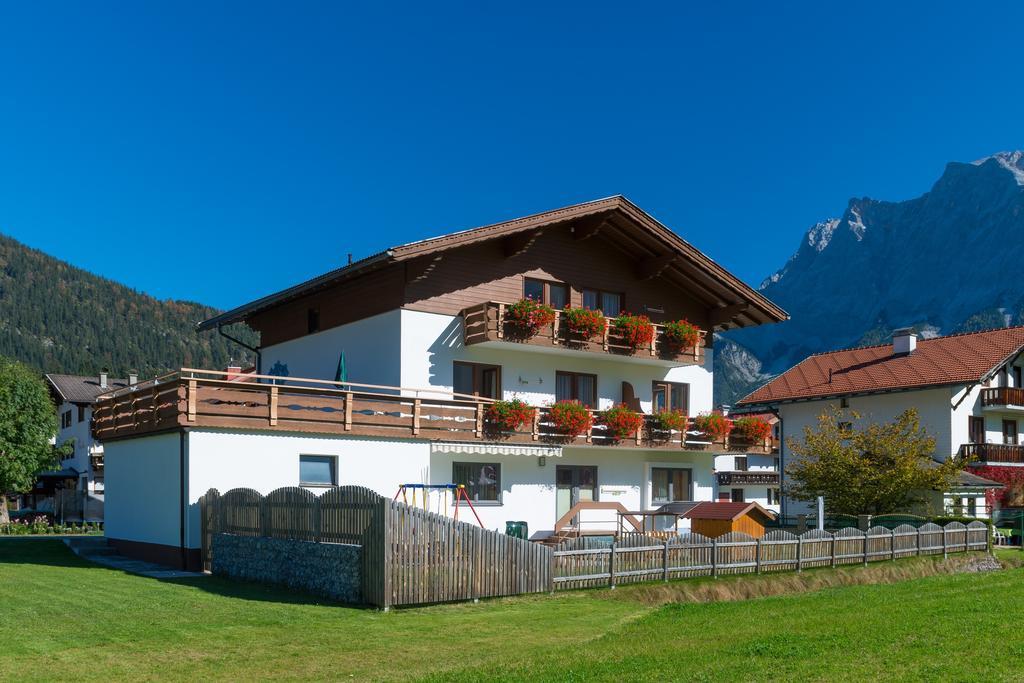 Haus Enzian Apartment Lermoos Luaran gambar